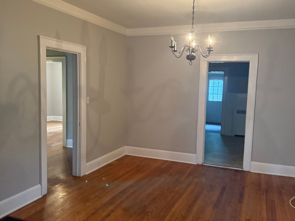 1st image of 301 E 5th St