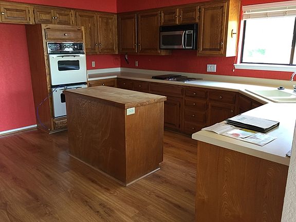 5th image of 2115 W Bluff Dr