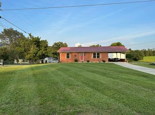 1377 Broadway Dr, Bean Station, TN 37708
