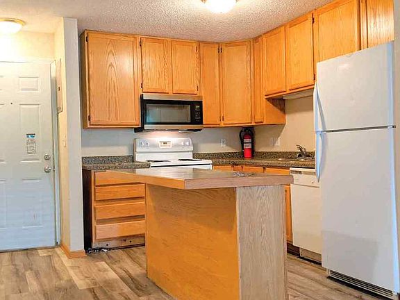 2nd image of 976 Robert St S APT 103