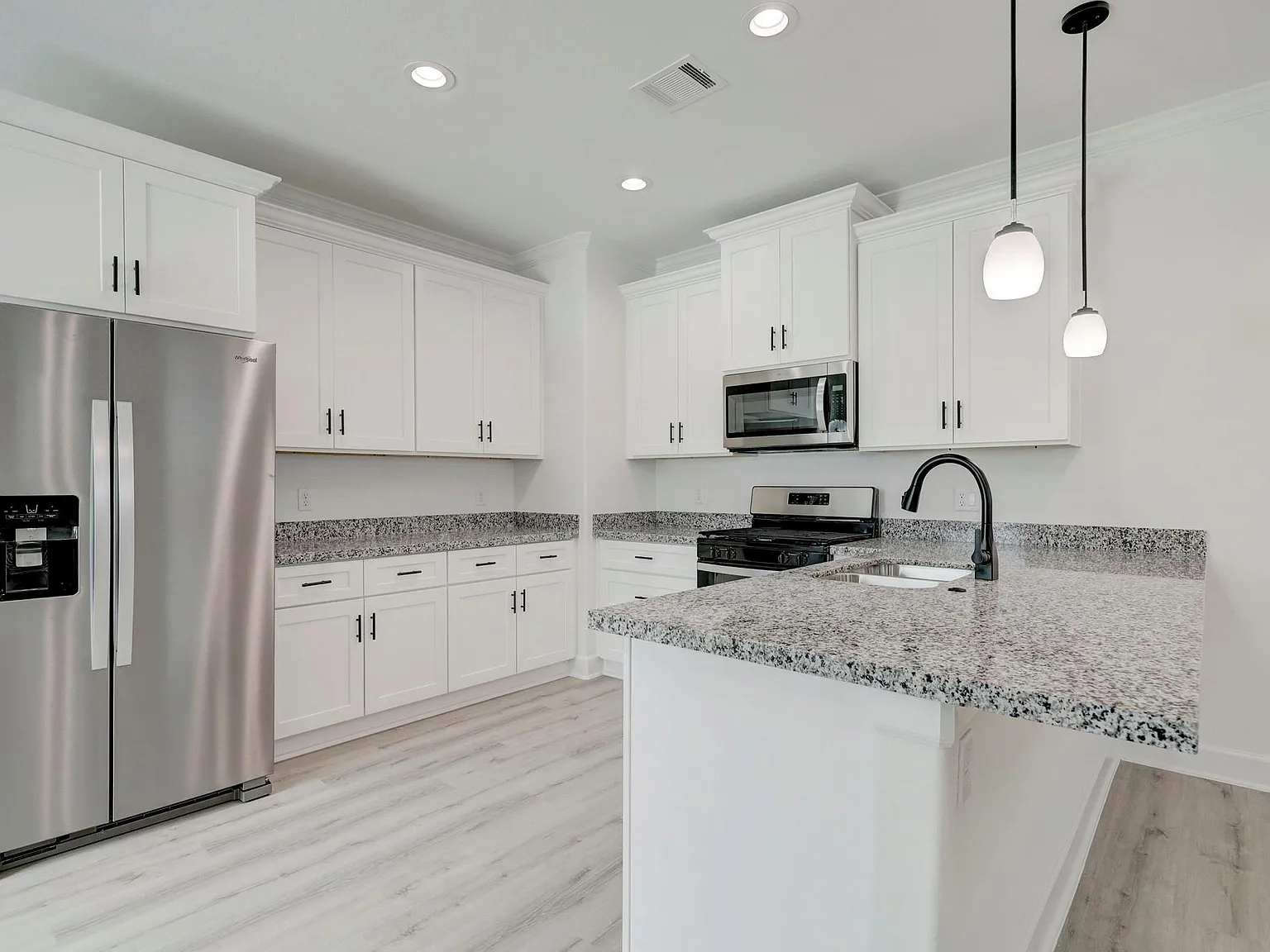 2 bed, 2.0 bath, 1944 sqft, $1,800 — Photo 3