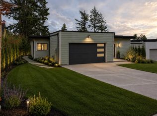 5416 Stellar Way, Sechelt, BC V7Z0M1