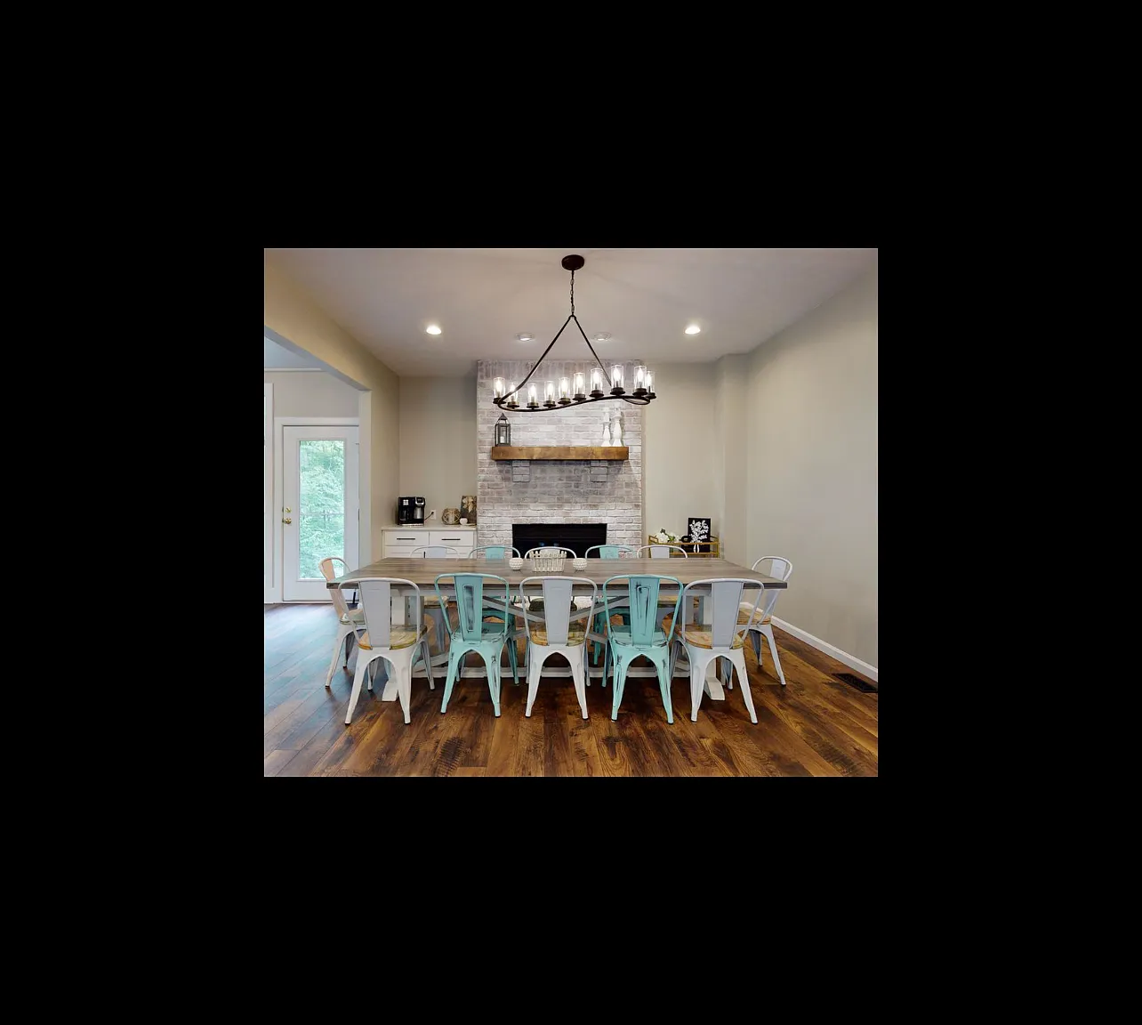 5 bed, 4084 sqft, $4,250 — Photo 3