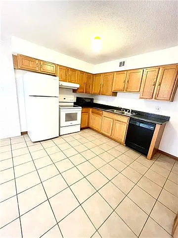 724 Vouray Dr #C — Photo 5