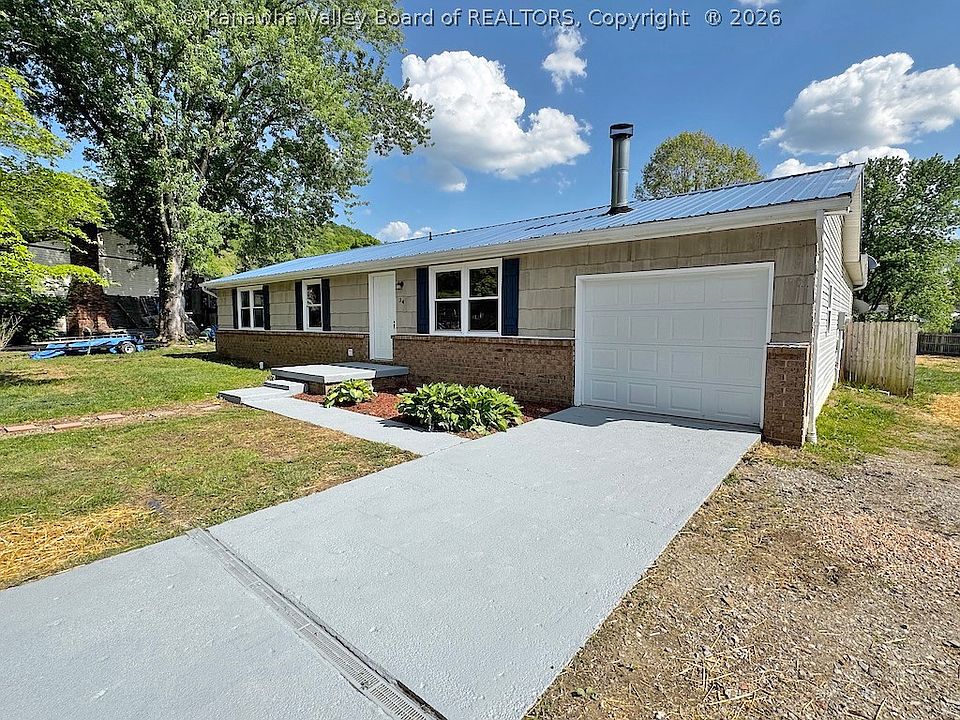 1st image of 34 Pinewood Cir
