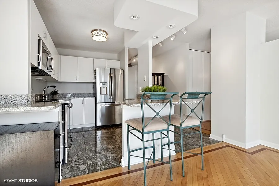1 bed, 750 sqft, $2,400 — Photo 3