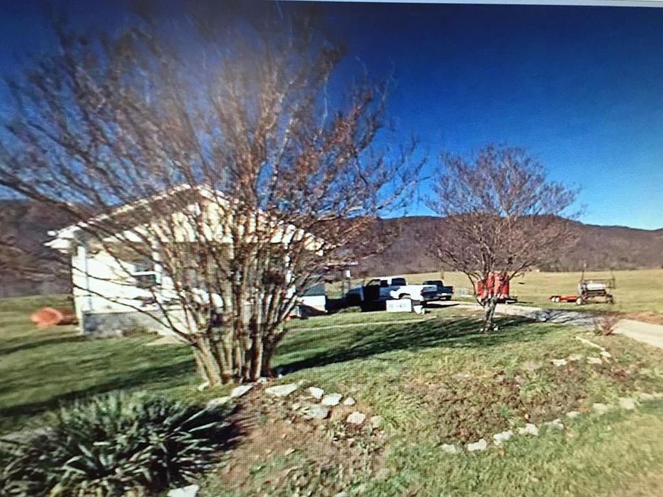 2nd image of 1125 Cross Valley Rd