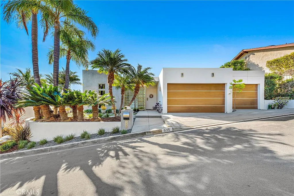 4 bed, 3.5 bath, 3932 sqft, $45,000 — Photo 1