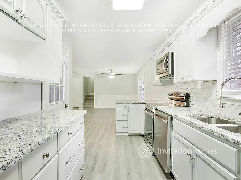 7280 Hollyhock Dr — Photo 6