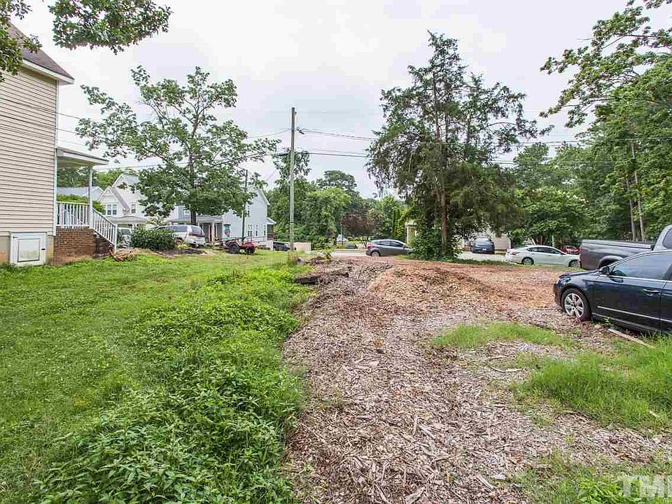 2nd image of 2404 Hinton St