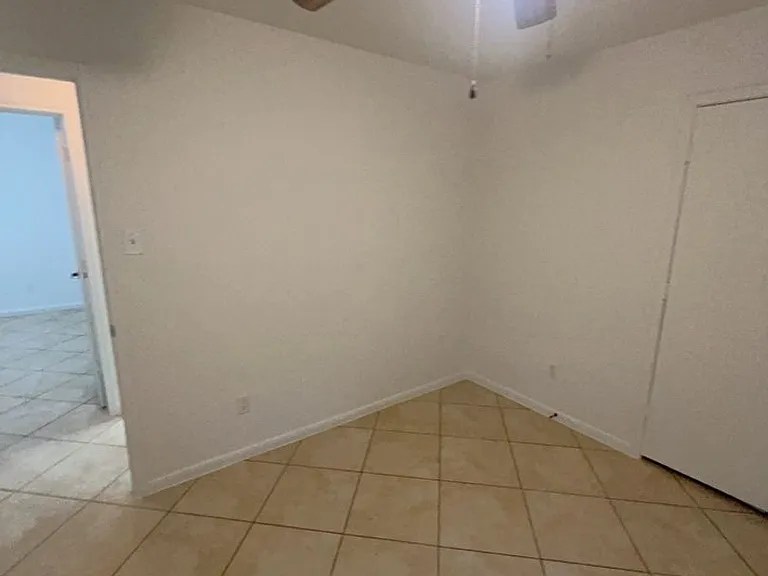 810 Chance Ln — Photo 13