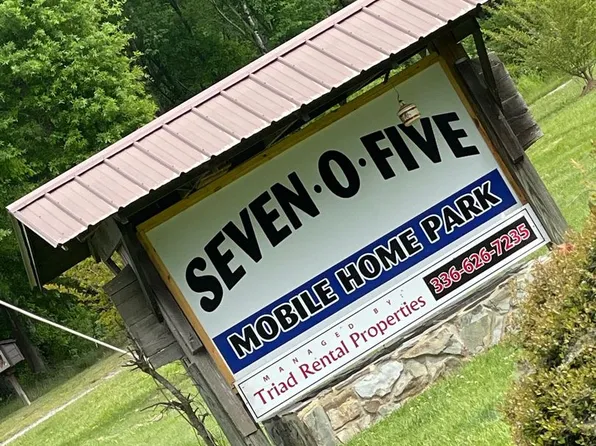 116 Whisper Ln, Robbins, NC 27325