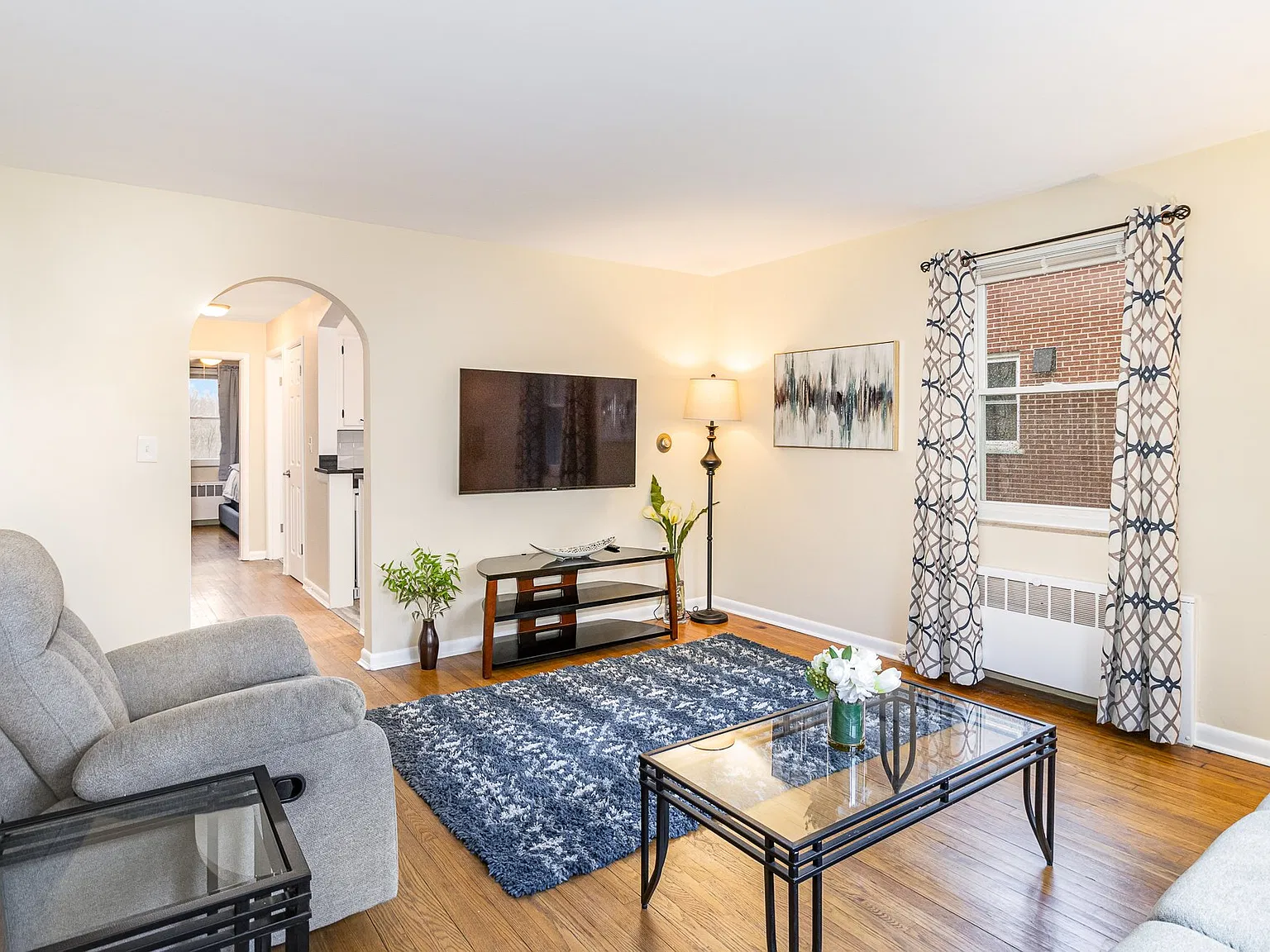 Recently Remodeled 1BR/1BA Apt with Attached Garage - Fully Furnished & All Utilities Included! — Photo 1