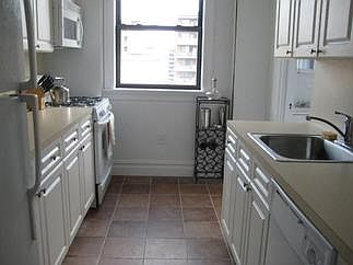 2nd image of 205 W 88th St APT 4B