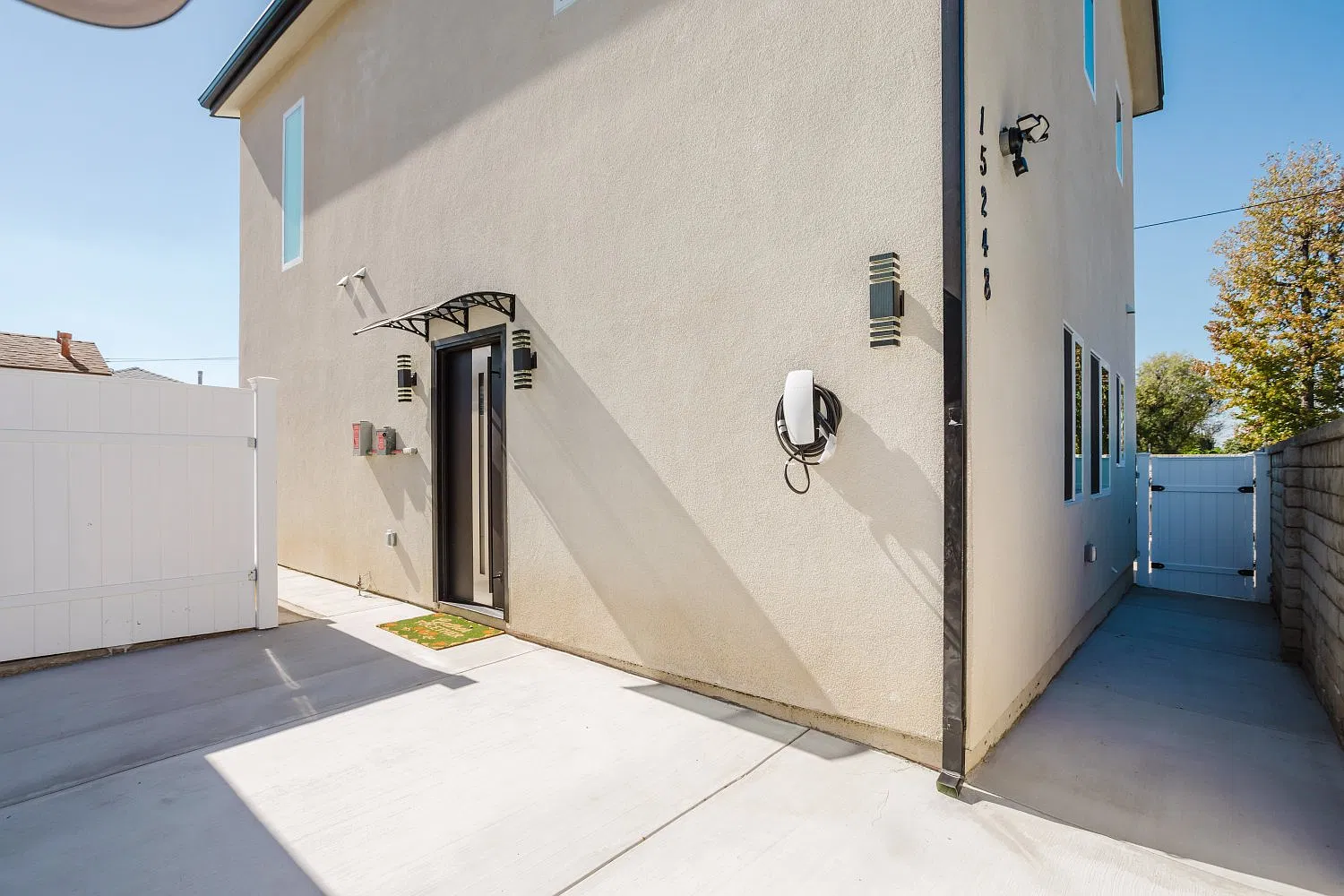 3 bed, 1400 sqft, $4,200 — Photo 4