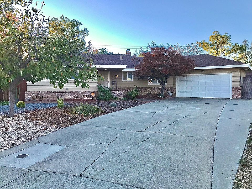 1st image of 39 Manley Ct