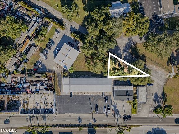 2nd image of 3248 Royalston Ave