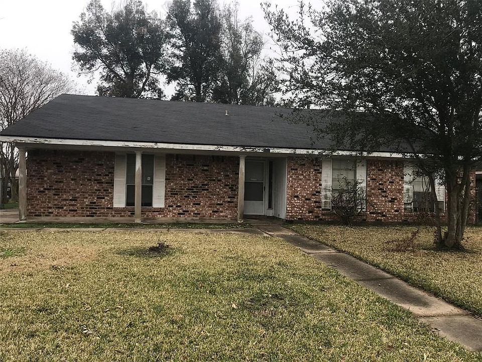 1st image of 2532 38th Ave N