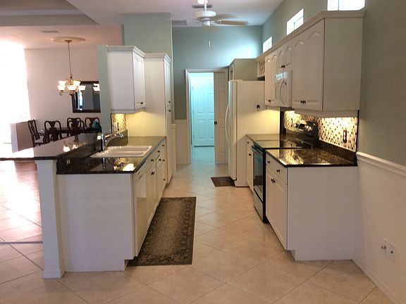 5th image of 221 Venice Palms Blvd
