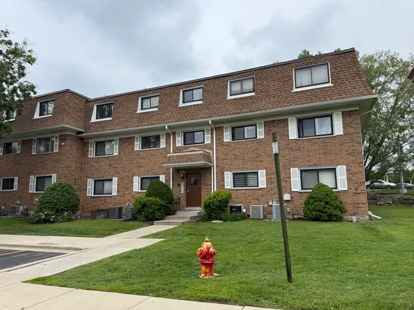 4100 Cove Ln APT F, Glenview, IL 60025