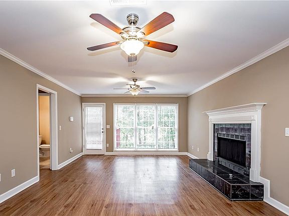 5th image of 2642 Foxglove Dr SW