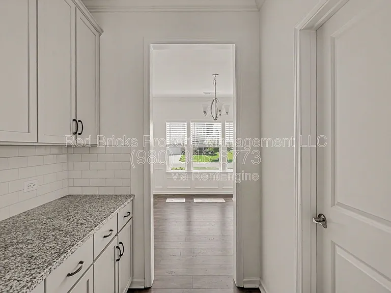 7650 Fenn Way — Photo 11
