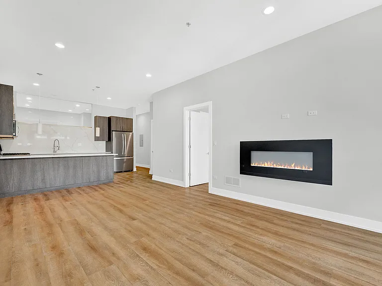 2928 W Medill Ave #409 — Photo 13