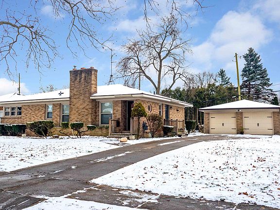 2nd image of 1940 Fruitwood Dr NW