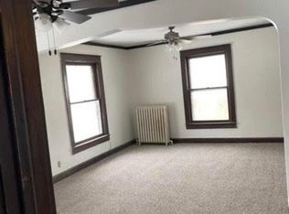 1175 W Pleasant St, Freeport, IL 61032
