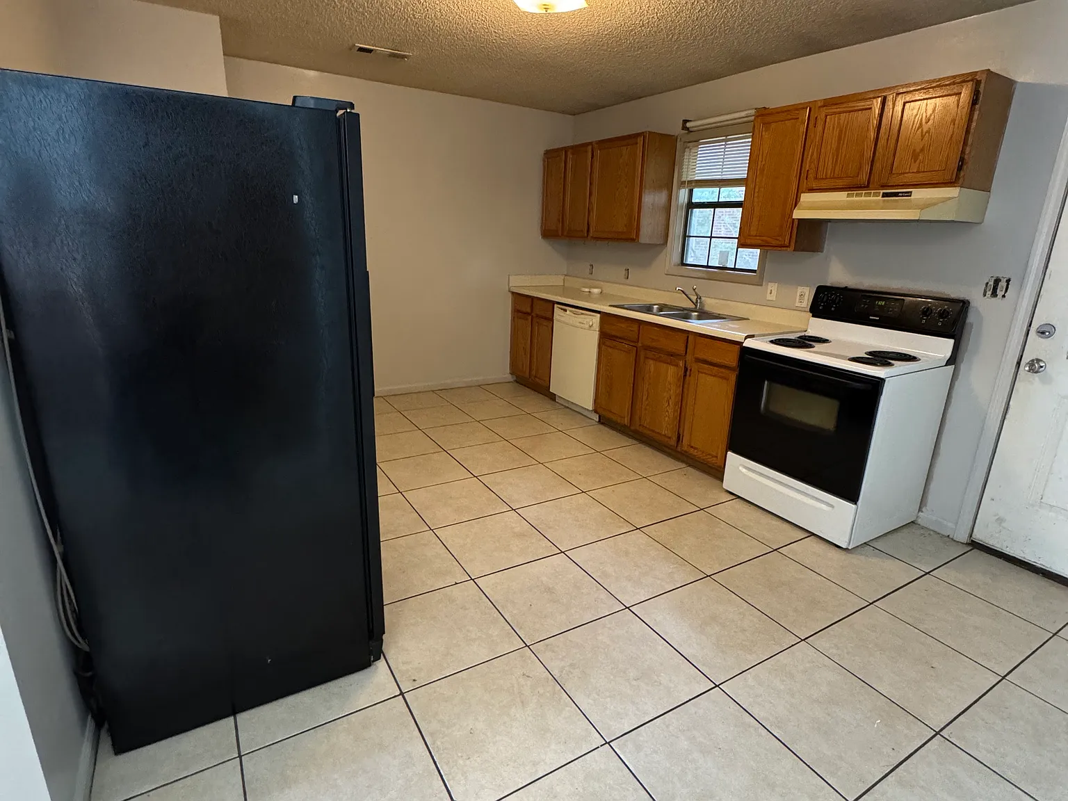 2 bed, 800 sqft, $850 — Photo 2