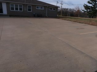 7111 N Chatham Ave UNIT 3, Kansas City, MO 64151