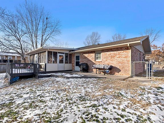 5th image of 1909 Oxford Dr