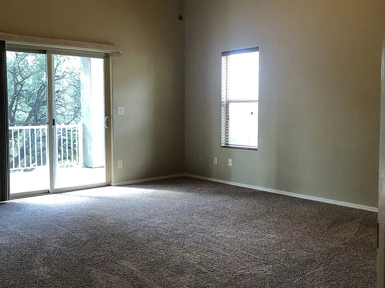 1216 Mosher Ln — Photo 6