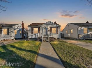 13236 Pullman St, Southgate, MI 48195