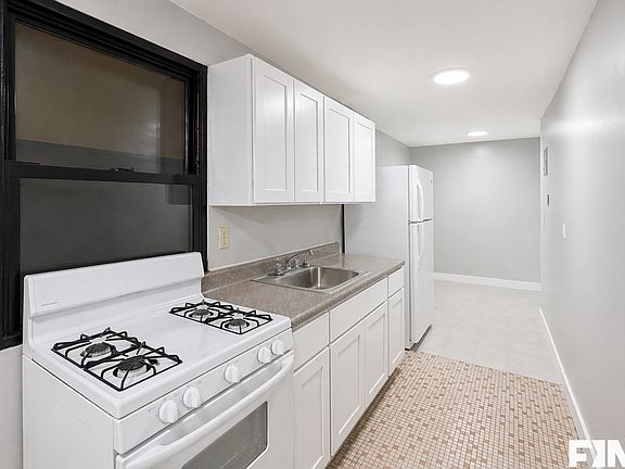 2nd image of 4724 5th Ave #2F