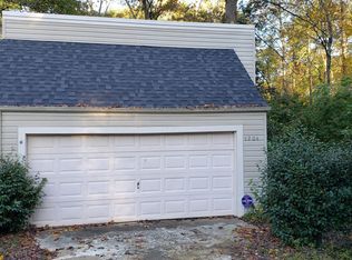 1204 Charter Oak Dr, Taylors, SC 29687