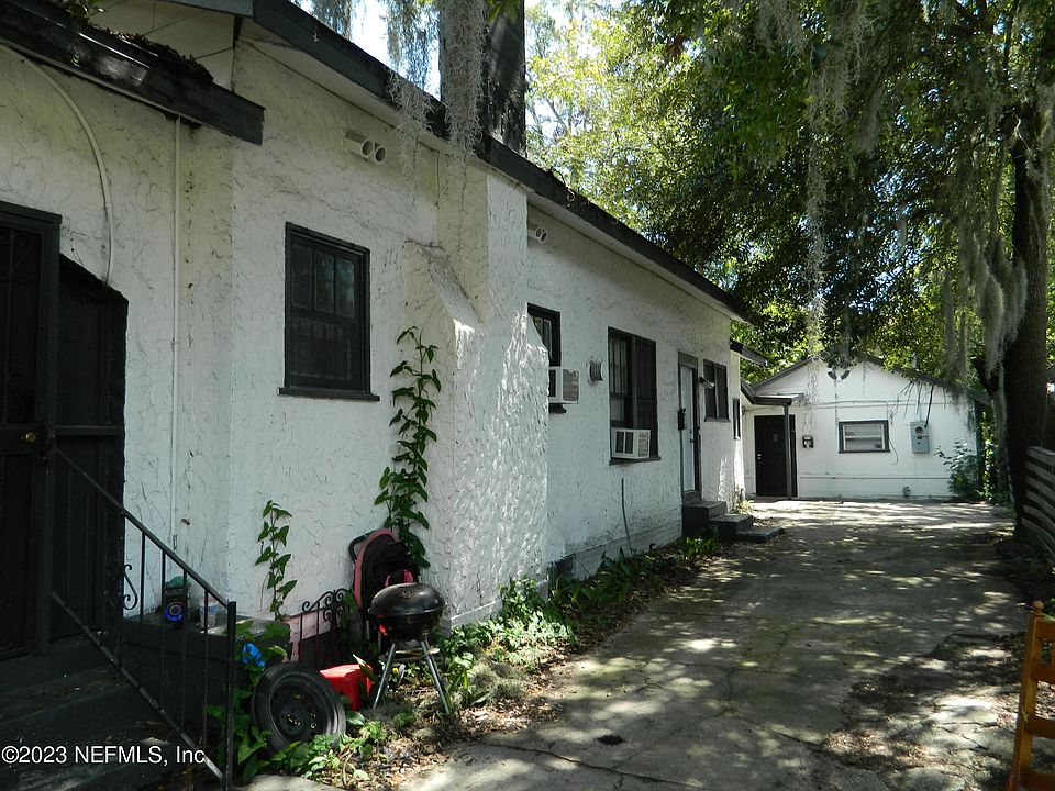 2nd image of 134 W 23rd St #1