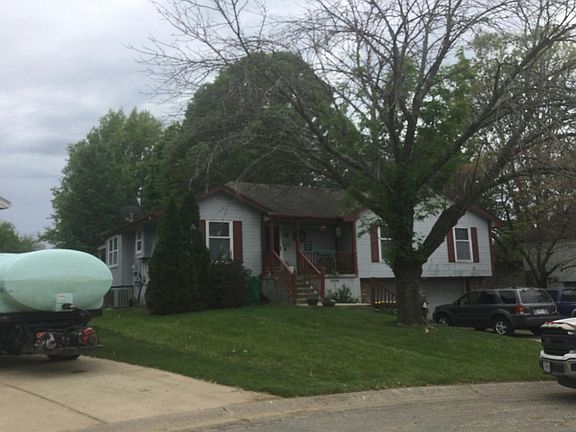 3rd image of 1108 SW Brook Ct