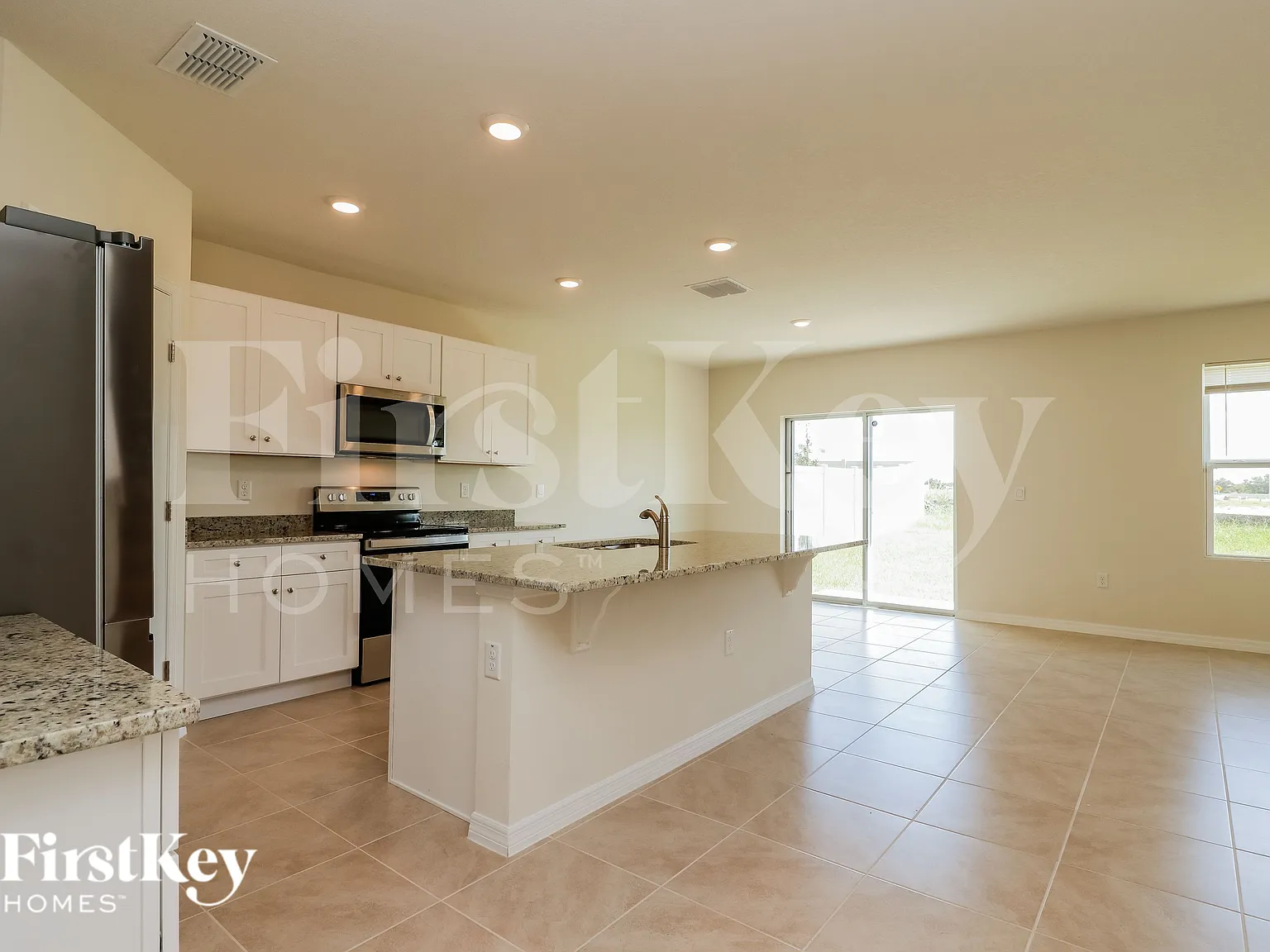 5 bed, 3.0 bath, 2601 sqft, $2,130 — Photo 4