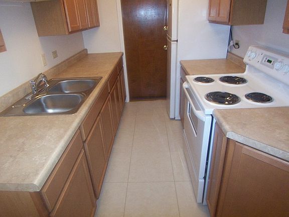 3rd image of 6655 172nd St APT 3D