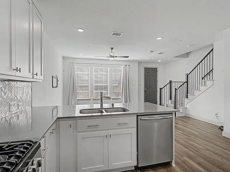 6032 Silverado Trl — Photo 13