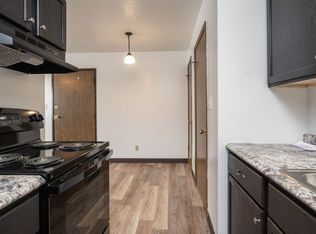 4th Street Manor, Waterloo, IA 50701