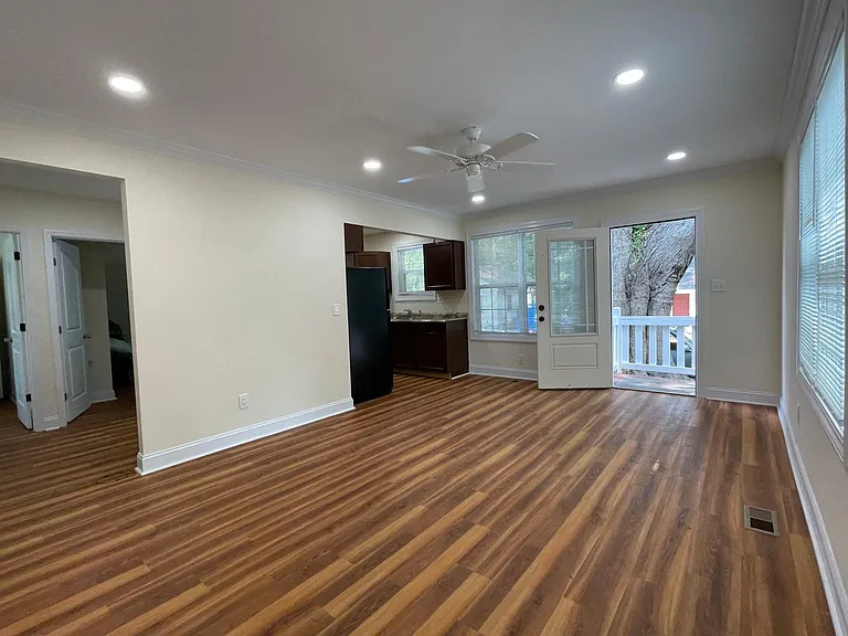 604 Avery St — Photo 11