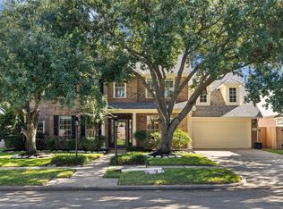 8410 Castle Pond Ct, Houston, TX 77095
