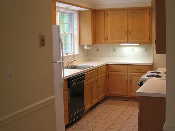 4th image of 9 Miller Ave