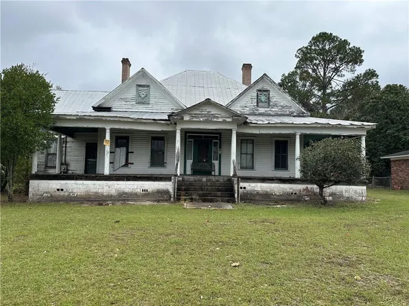 307 N Grady St, Claxton, GA 30417