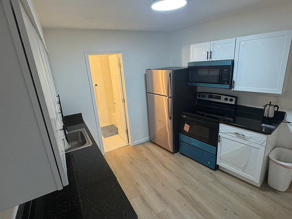 2 Washington Ave #1