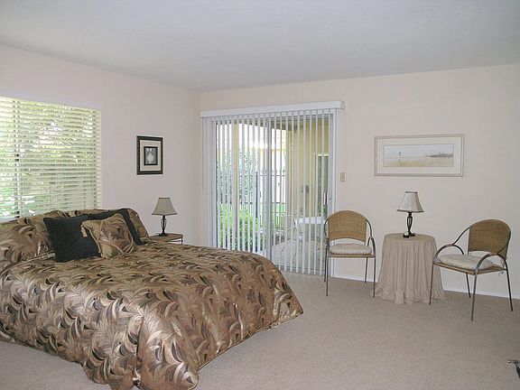 5th image of 843 Commons Dr