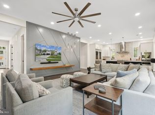 1918 Anderson Rd, Falls Church, VA 22043