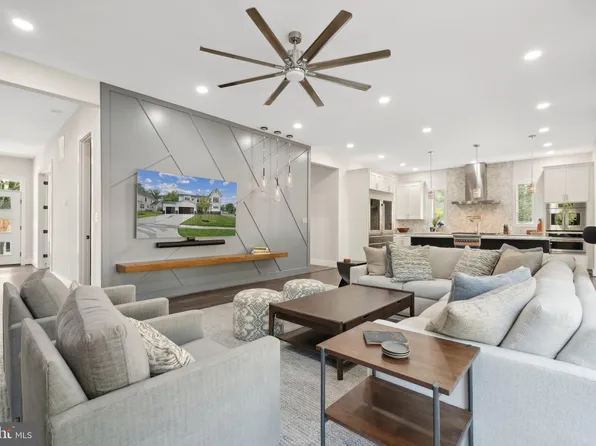 1918 Anderson Rd, Falls Church, VA 22043